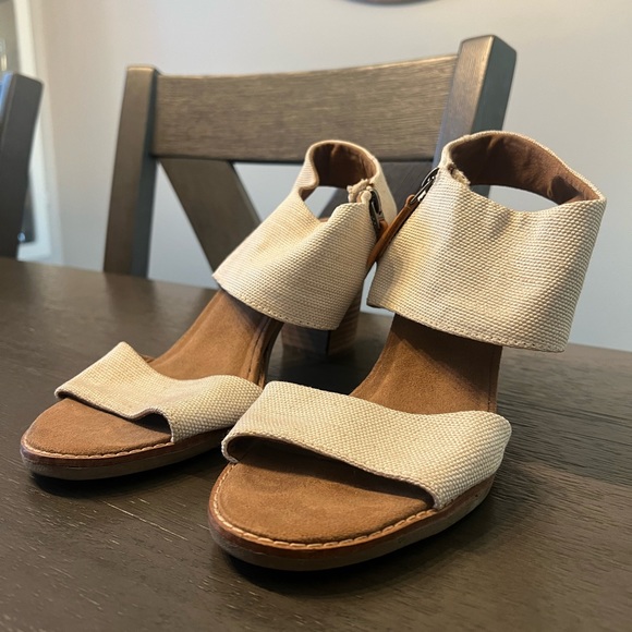 Toms Sandal - Picture 3 of 3